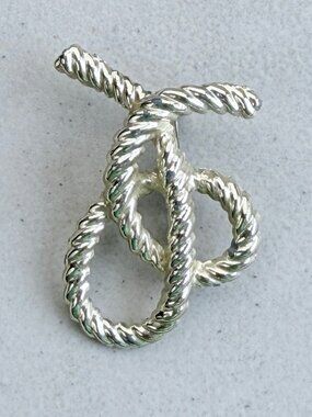 Vintage Rope Twist Metal Brooch 1970s Faded Gold Tone Loop Knot Swirl Pin